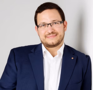 Advancing Precision Medicine in Airway Diseases Through Data-Driven Innovation: a Q&A with Future Leader, Alexander Mathioudakis